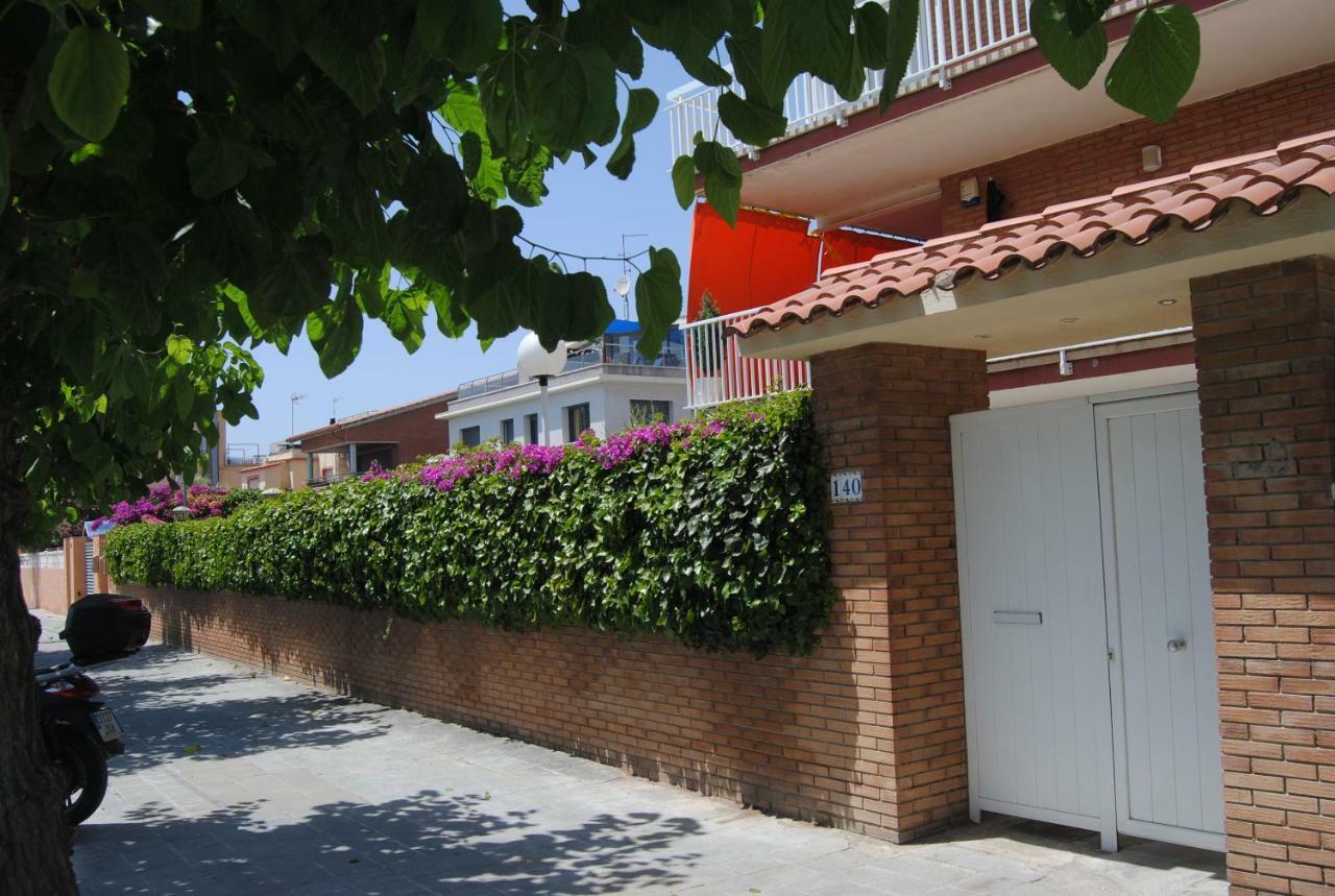 Apartamento Maraka Playa Castelldefels Luaran gambar